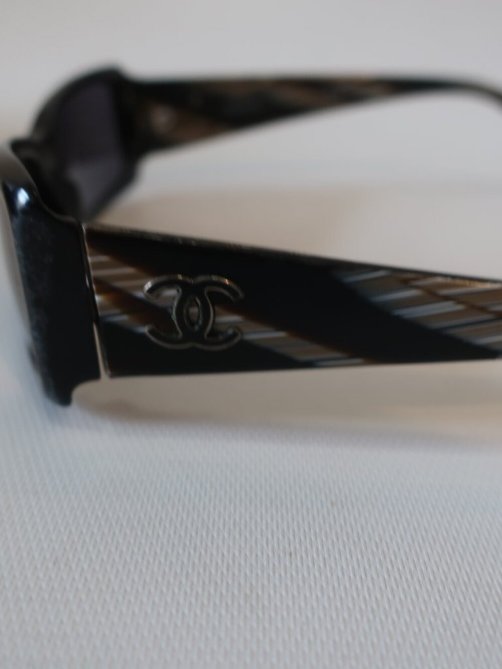 Womens Chanel 5078 Black and Marbled Brown Plastic Rectangular Sunglasses - Picture 5 of 10
